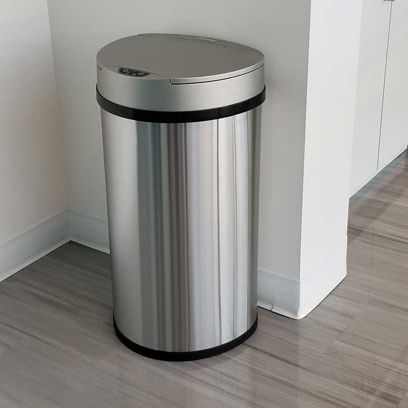 https://www.unoclean.com/Janitorial-Supplies/HLS-Additional-Images/HLS13HX-13-gallon-semi-round-sensor-trash-can-3.jpg